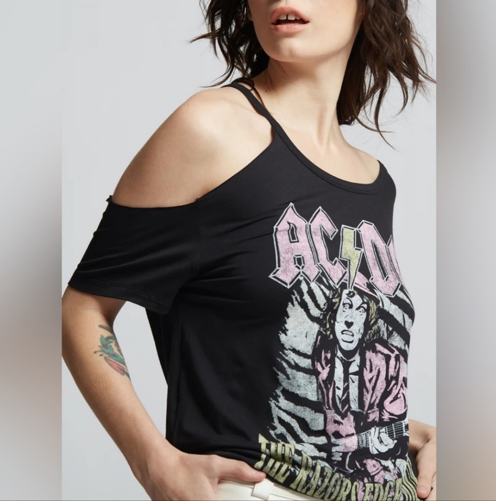NWT (ARCHIVE) AC/DC The Razors Edge Tour Cold Shoulder Tee - Picture 3 of 5
